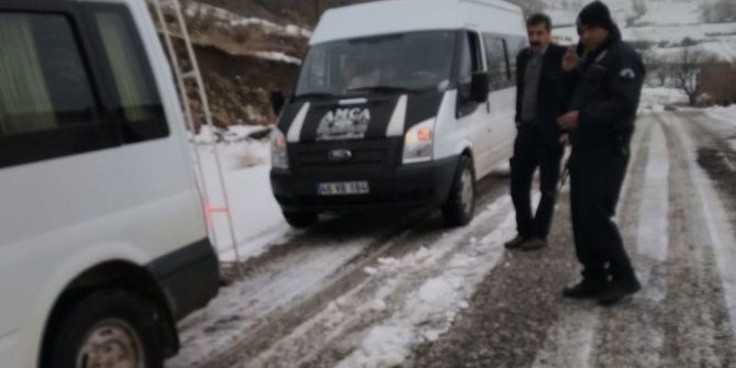 Trafik Ekiplerinden Kar Lastiği Uygulaması