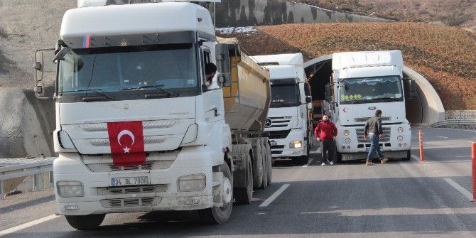 Kamyoncular Yavuz Sultan Selim Köprüsü Yolunda Eylem Yaptı