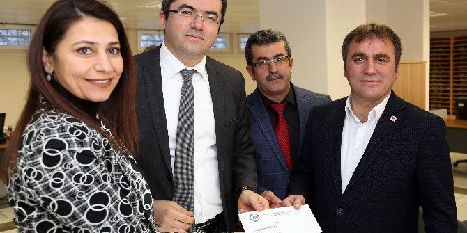 Vali Memiş Ve Başkan Çimen Yeni Kimlik Kartına Müracaat Etti