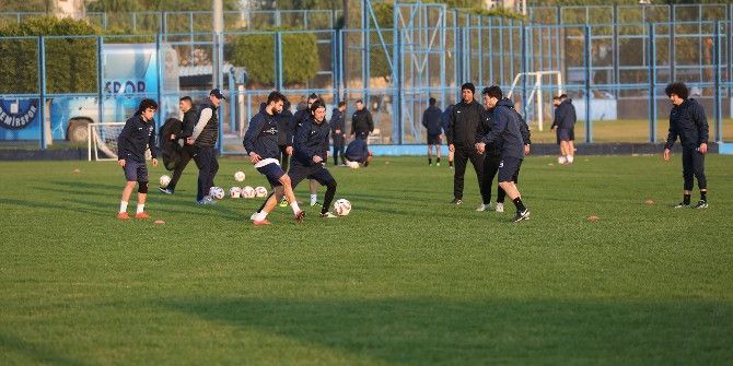 Adana Demirspor Çalışmalarını Sürdürüyor