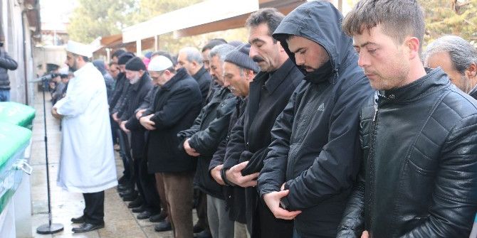 Karbonmonoksit Gazından Zehirlenen Apartman Görevlisi Toprağa Verildi