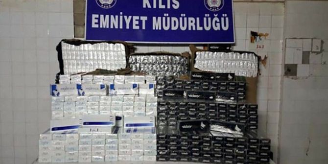 ’Dur’ İhtarına Uymayan Otomobilde 10 Bin Paket Kaçak Sigara Ele Geçirildi