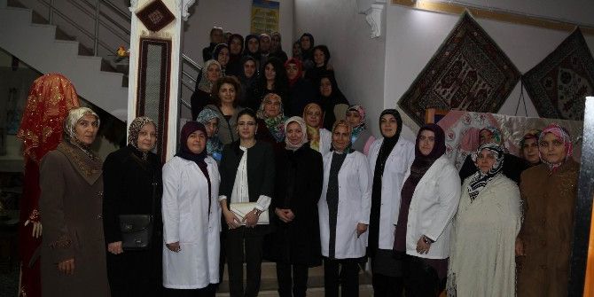 Vali Gül’ün Eşinden El Sanatları Merkezi’ne Ziyaret