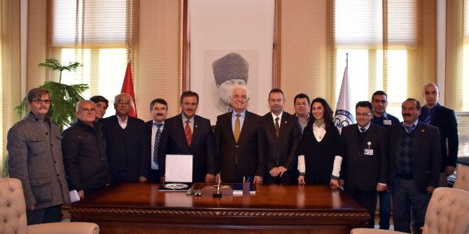 Muhtarlar’dan Başkan Gürün’e Teşekkür Plaketi