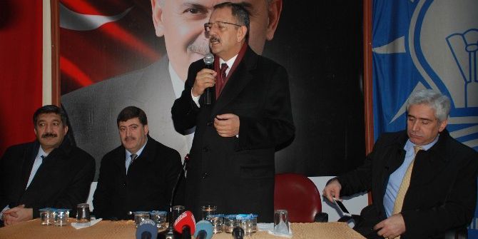 Bakan Özhaseki Ak Parti İl Başkanlığını Ziyaret Etti