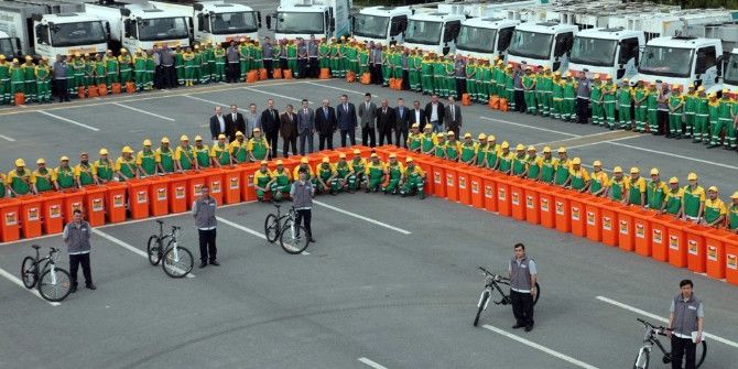 Çöp Kamyonuyla Mezuniyet Törenine Gidecekler