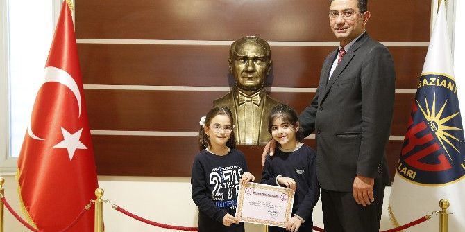Gaziantep Kolej Vakfının Minik Şairleri Şiirleriyle Ödül Aldı
