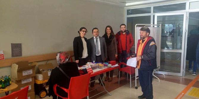 Hastane Personeli Kan Verdi