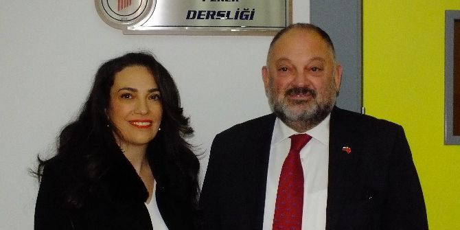 Peker Ailesinden Eğitime Destek