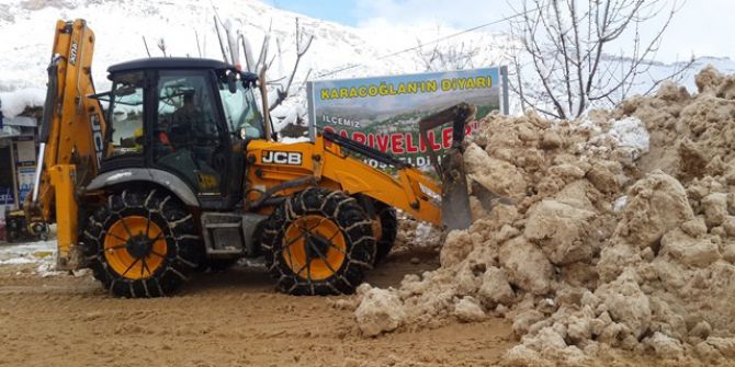 Sarıveliler Belediyesinin Karla Mücadelesi Devam Ediyor