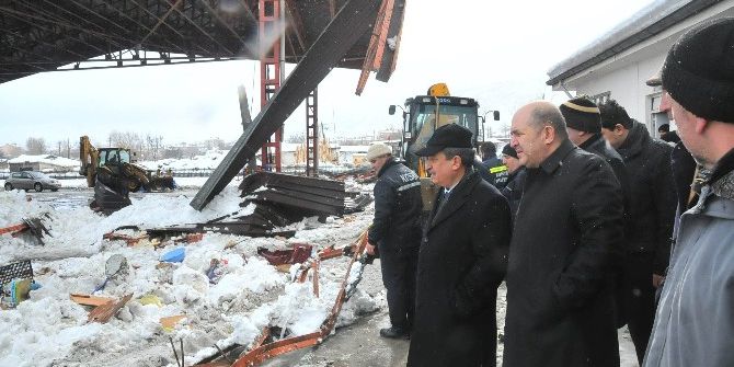 Akşehir’de Pazar Yerinin Çatısı Çöktü: 4 Yaralı