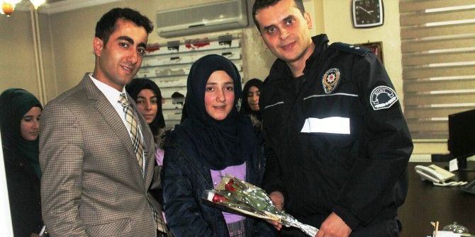 Öğrencilerden Polise Ziyaret