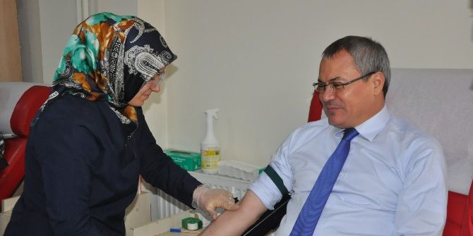 Batmanlılar Kan Merkezlerine Akın Etti