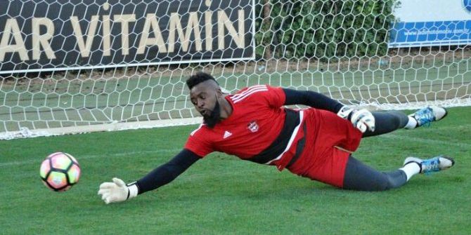 Gaziantepspor’da Itandje İle Yollar Ayrıldı