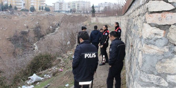Şüpheli Şahıslar Polisi Harekete Geçirdi