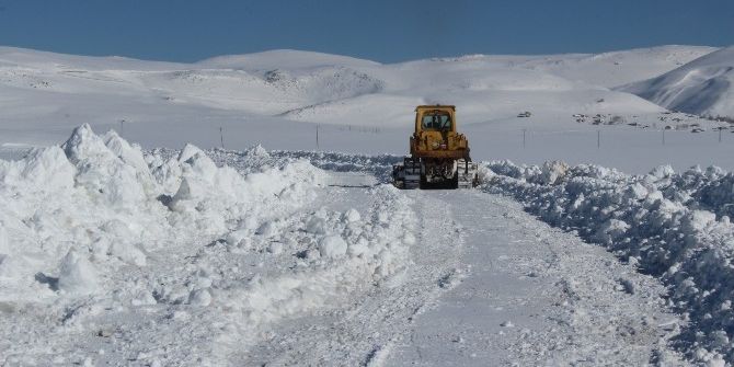 Ağrı Özel İdaresi 17 Bin Kilometre Yolu Ulaşıma Açtı