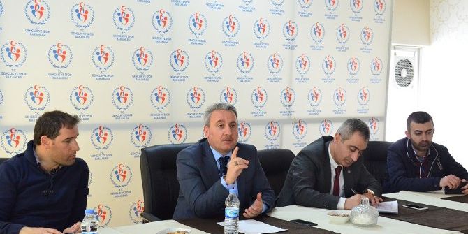 Buz Ve Kayak Sporları Masaya Yatırıldı