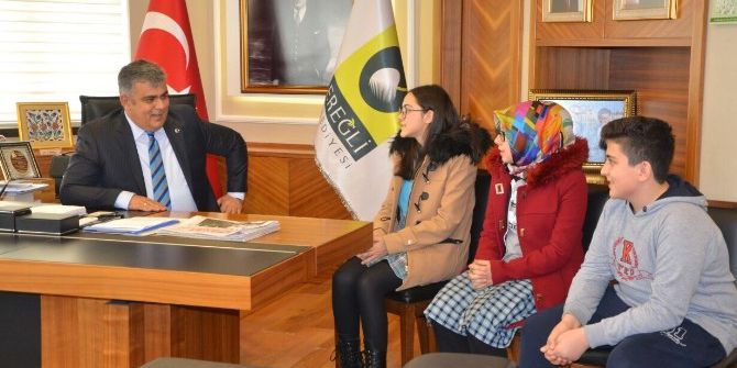 Başkan Özgüven, Teog’da Başarılı Olan Öğrencileri Ödüllendirdi