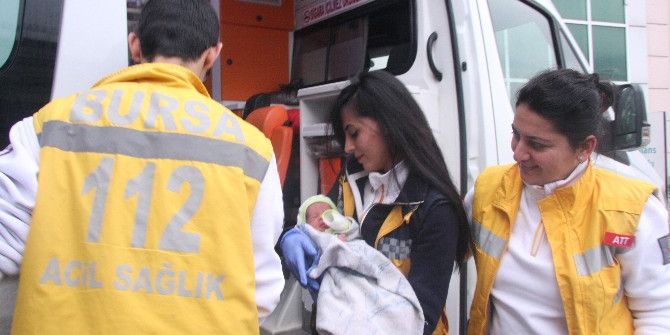 Bir Haftalık Bebeği Ölüme Terk Ettiler