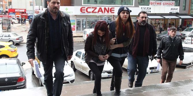 Genç Kız Sahte Parayla Yakalandı