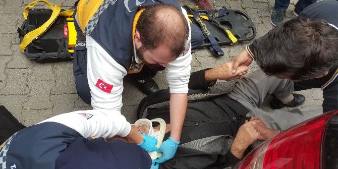 Çarptığı Yayanın Elini Bırakmadı