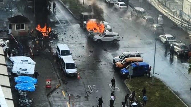 İzmir’de terör saldırısı