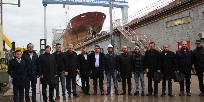 Çakır, Gemi Tersanesinde İncelemelerde Bulundu