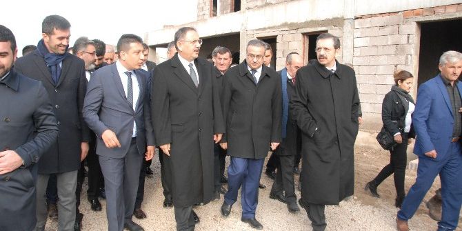 Bakan Özhaseki: “Şırnak Ve İlçelerindeki Konutlar 2017 İçerisinde Tamamlanacak”