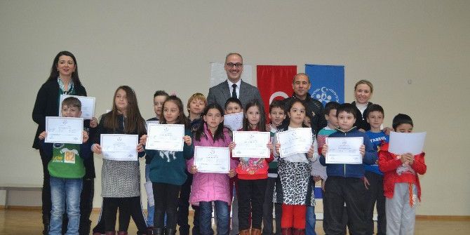 Satranç Kursu’nu Tamamlayan Öğrencilere Sertifika