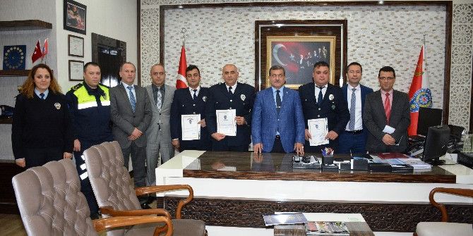 Antalya’da 3 Polis Memuru ’Ayın Polisi’ Seçildi
