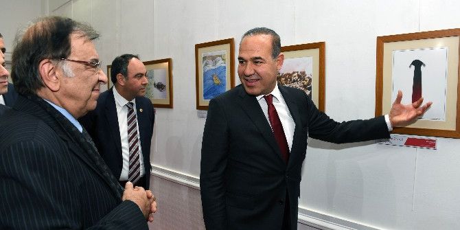 Ödüllü Karikatürler Adanalılarla Buluştu