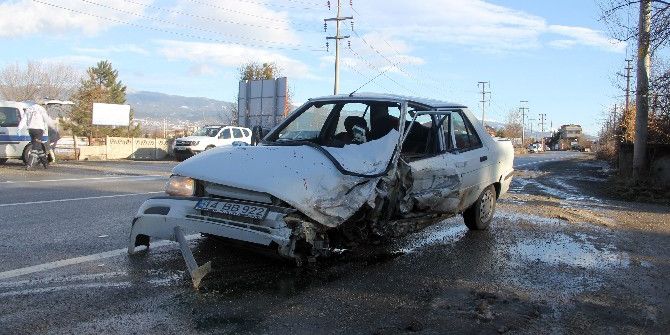 Bolu’da Trafik Kazası: 2 Yaralı