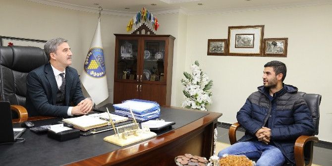 Kahraman Askerin Ziyareti Duygulandırdı