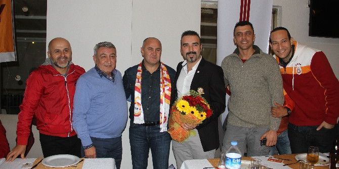 Galatasaraylı Taraftarlardan Emniyet Müdürü Aşık’a Veda Yemeği