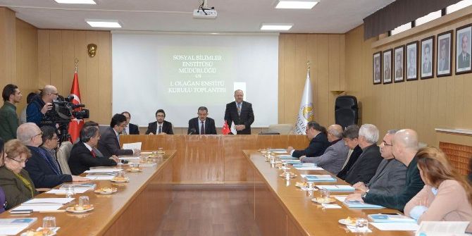 Rektör Şahin, “Toplumu Yeniden İnşa Etmeliyiz”