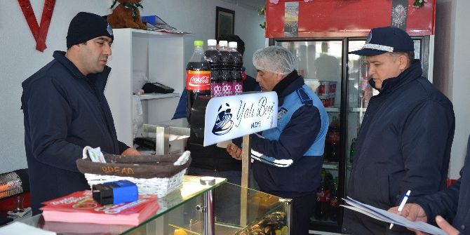 Zabıta Müdürlüğü’nden Çiğ Köfte Ve Yufka Üretim Yerlerine Denetim