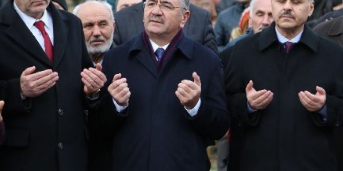 Niğde Belediyesi Halep’e 8 Yardım Tır’ı Gönderdi