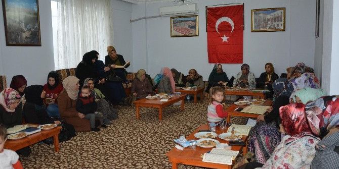 Mehmetçik Ve Şehitler İçin Fetih Suresi Okutuldu