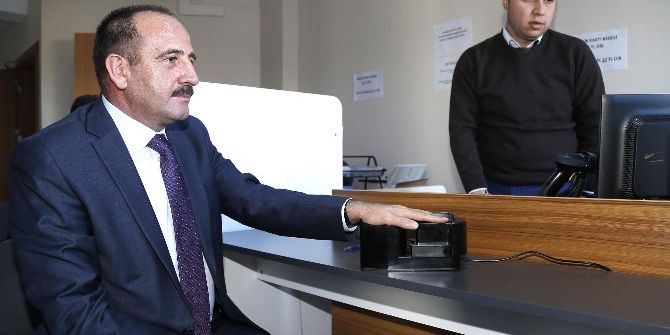 Başkan Duruay Yeni Kimlik Kartı İçin Başvuru Yaptı