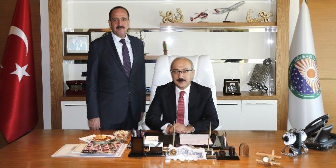 Bakan Elvan, Gölbaşı Belediyesini Ziyaret Etti