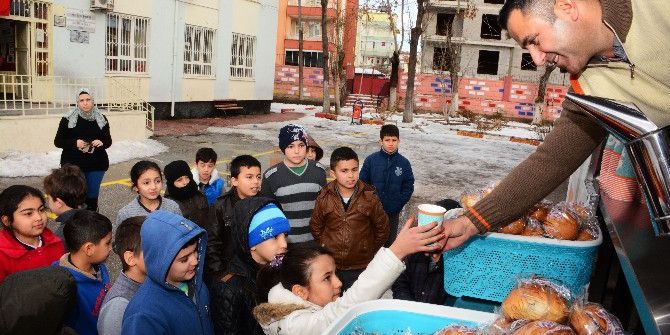 Aksaray Belediyesi’nden Öğrencilere Sıcak Çorba