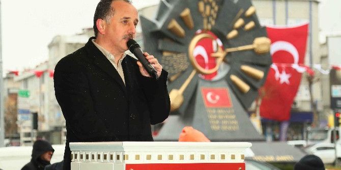 Bağcılar’da 15 Temmuz Şehitler Anıtı Dikildi