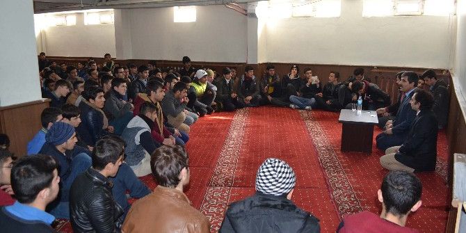 Başkan Asya, Öğrencilere Tavsiyelerde Bulundu