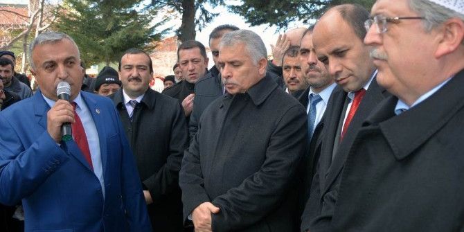 1 Yılda Yapımı Tamamlanan Cami İbadete Açıldı