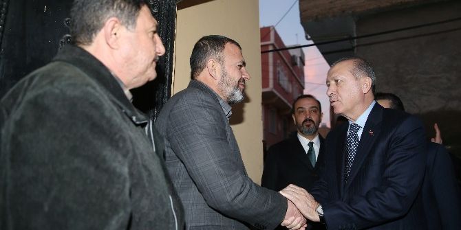 Cumhurbaşkanı Erdoğan Şehit Polisin Ailesini Ziyaret Etti
