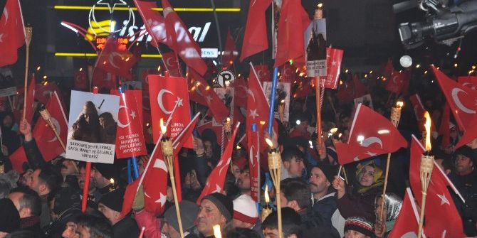 Sarıkamış Şehitlerine Meşalelerle Yürüdüler