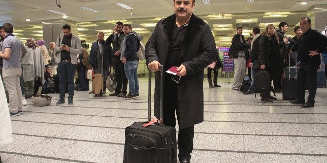 Atatürk Havalimanı’nda Kar Yağışı Nedeniyle Çok Sayıda Vatandaş Mahsur Kaldı