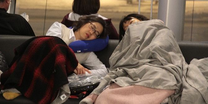 Terminalde Mahsur Kalan Yolcular Battaniyelere Sarılarak Uyudu