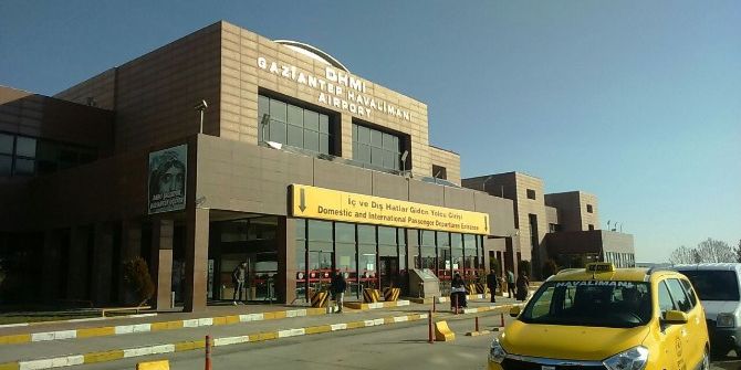 İstanbul’a İnemeyen Uçaklar Gaziantep’te Kaldı