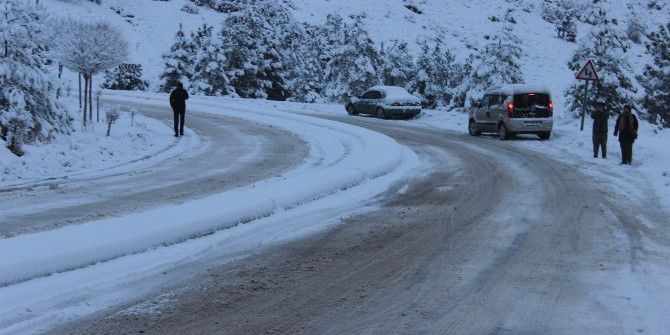 Kar, Kütahya’nın Tavşanlı İlçesinde Etkili Oldu